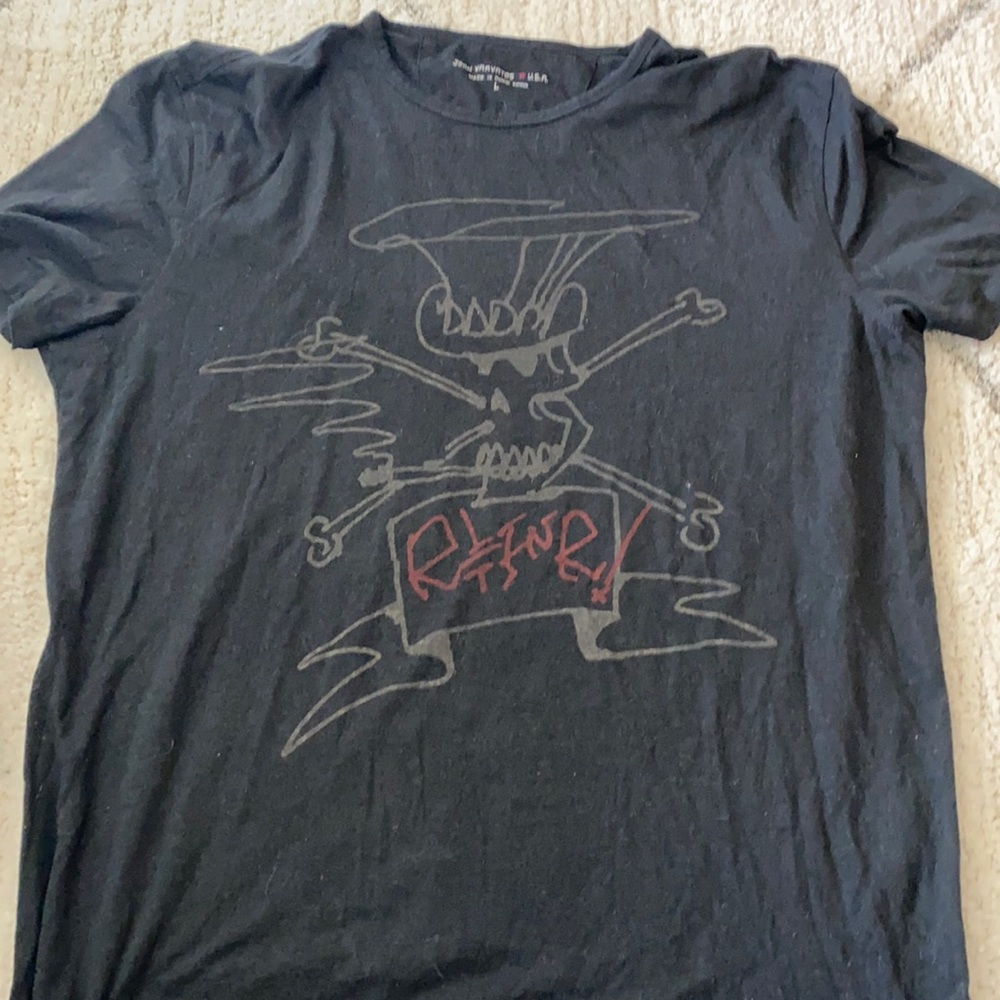 John Varvatos men’s tee shirt